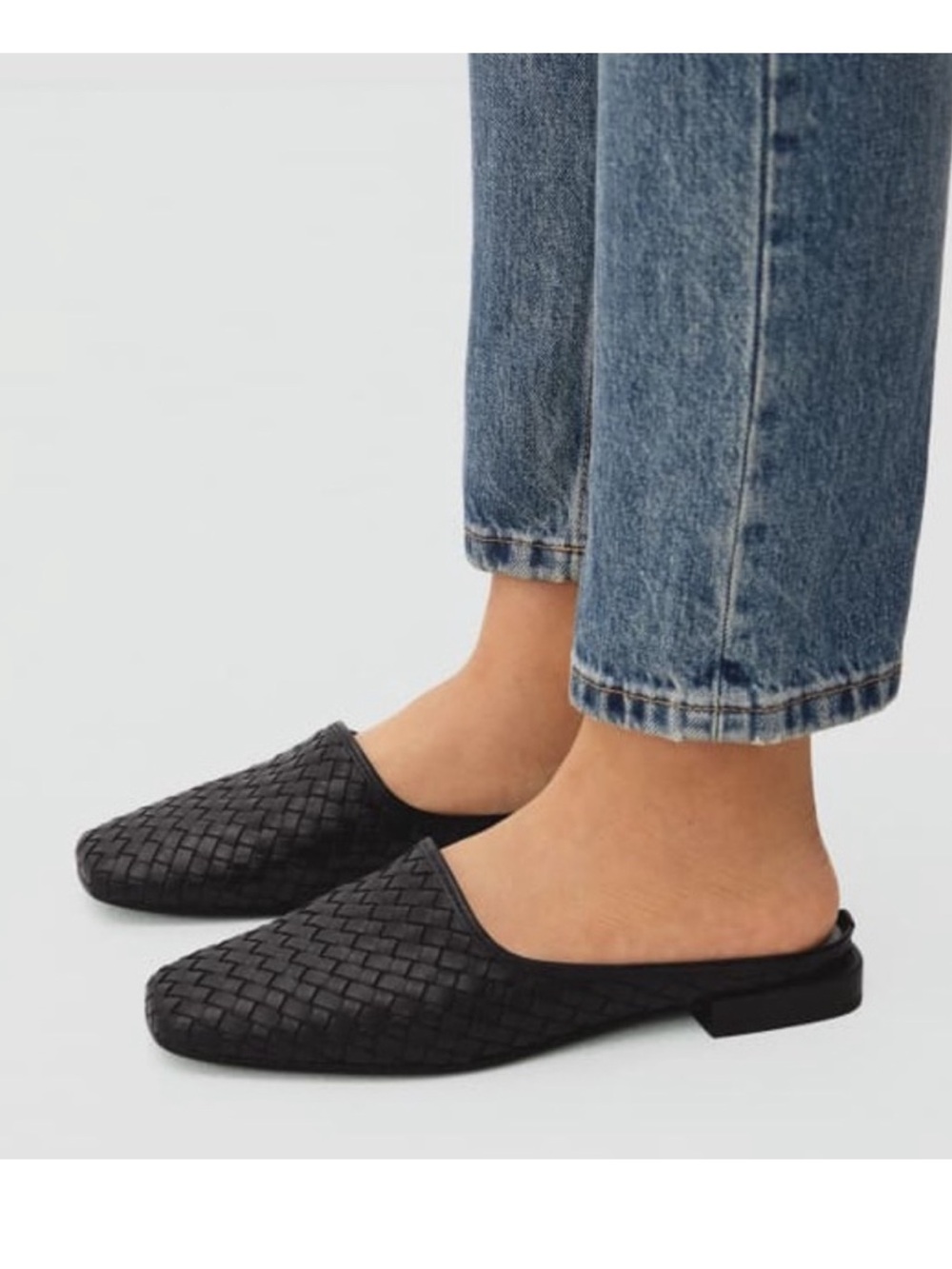 Everlane Woven Leather Mules in Black